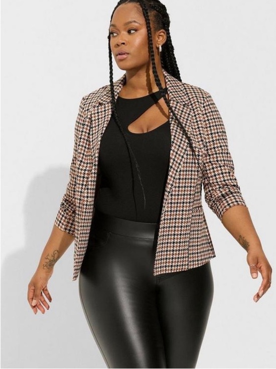 torrid Jackets & Blazers - NWT Studio by Torrid Houndstooth Ponte Tailored Blazer Size 2 18/20